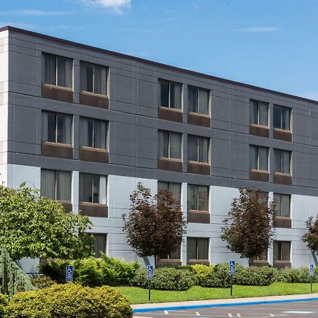 Days Inn By Wyndham Horsham Philadelphia Exteriör bild