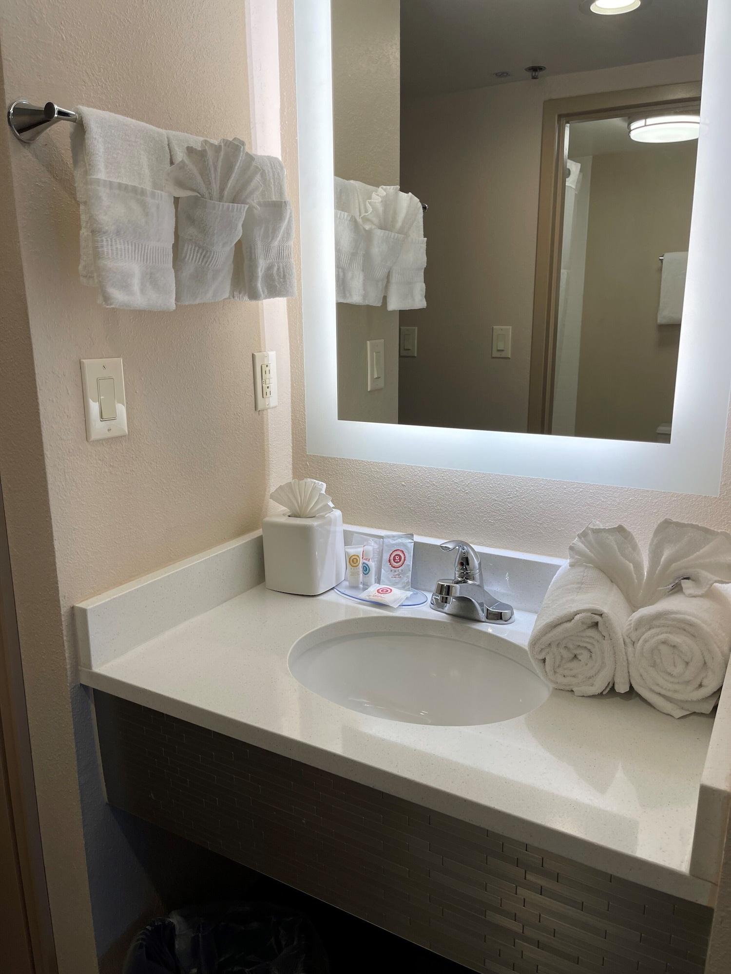 Days Inn By Wyndham Horsham Philadelphia Exteriör bild