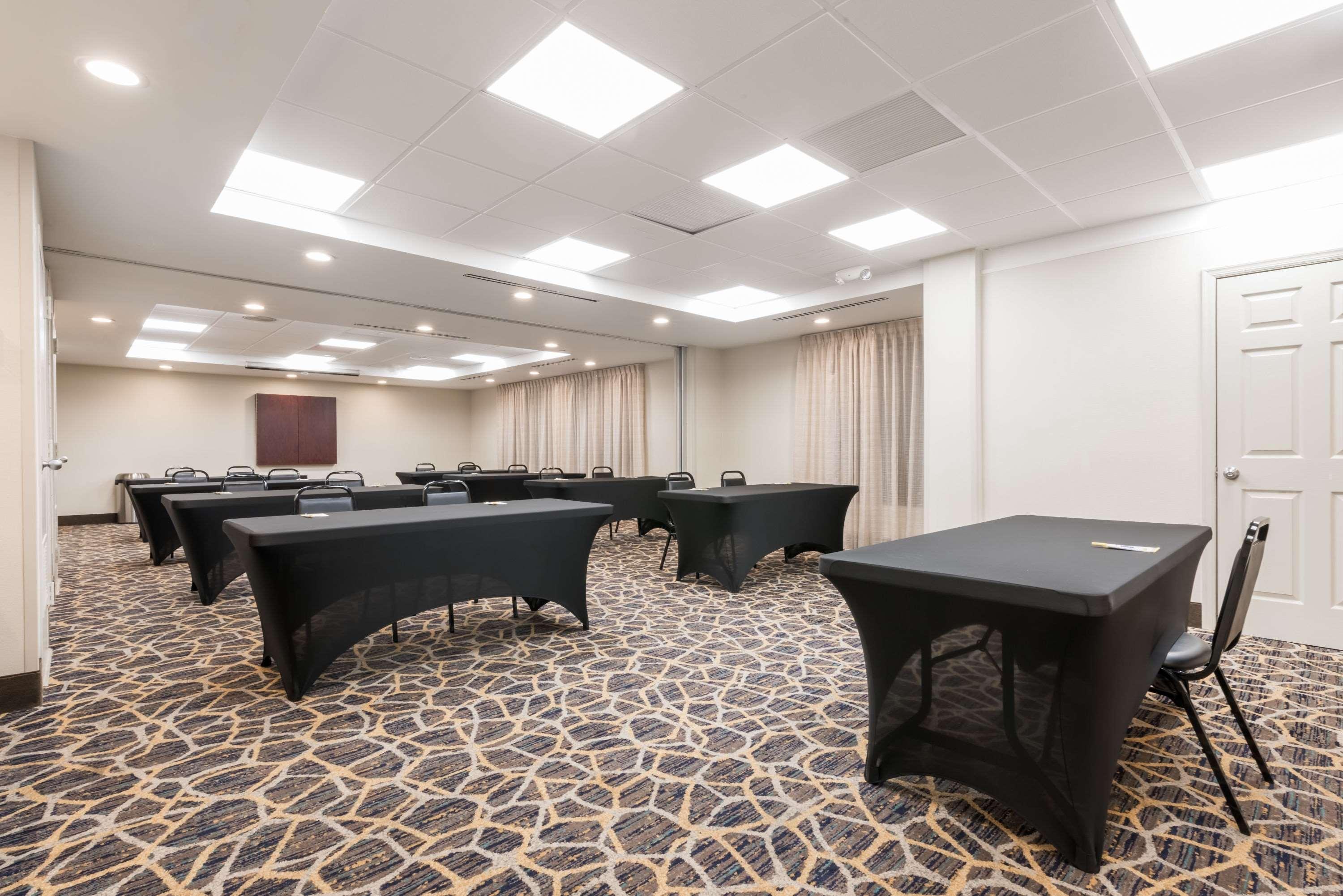 Days Inn By Wyndham Horsham Philadelphia Exteriör bild