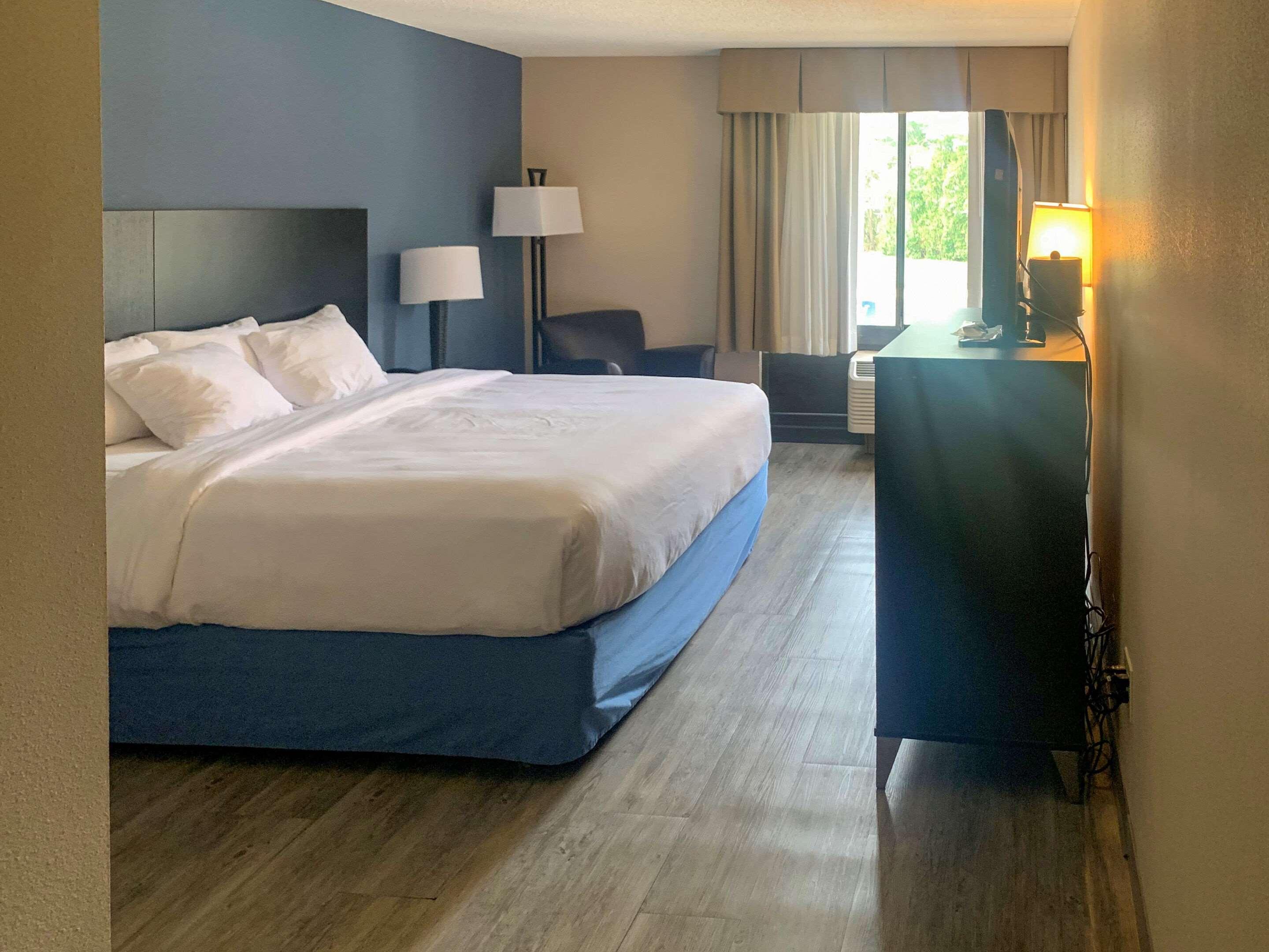 Days Inn By Wyndham Horsham Philadelphia Exteriör bild