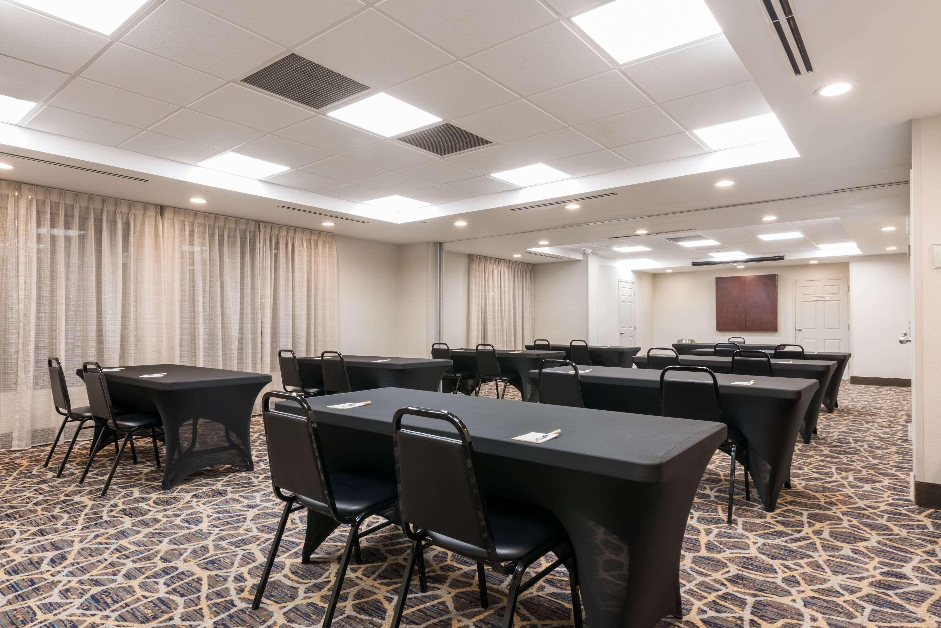 Days Inn By Wyndham Horsham Philadelphia Exteriör bild