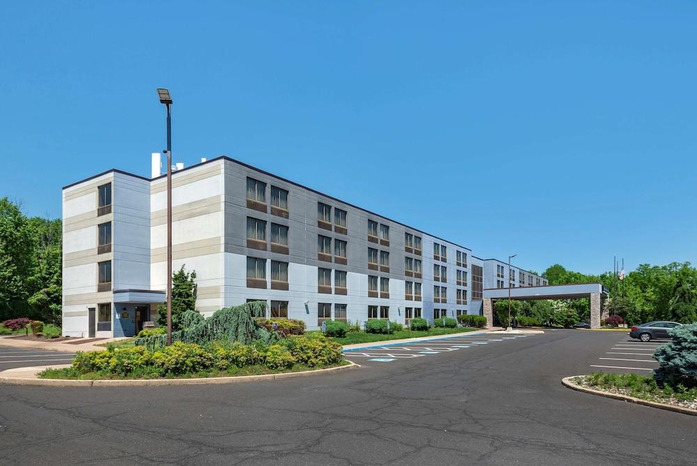 Days Inn By Wyndham Horsham Philadelphia Exteriör bild