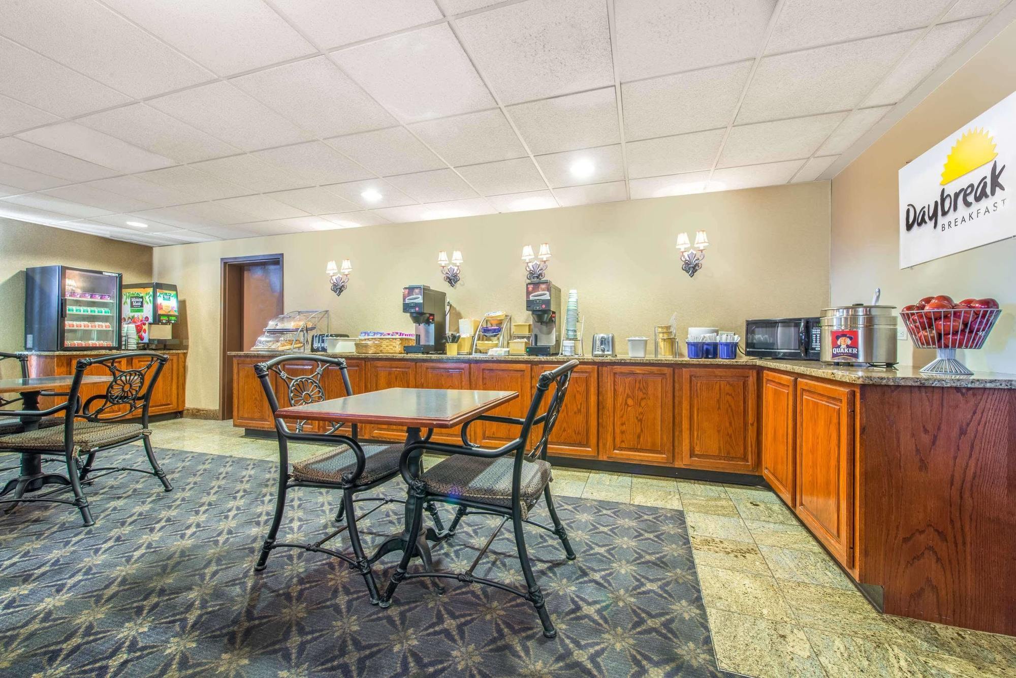 Days Inn By Wyndham Horsham Philadelphia Exteriör bild
