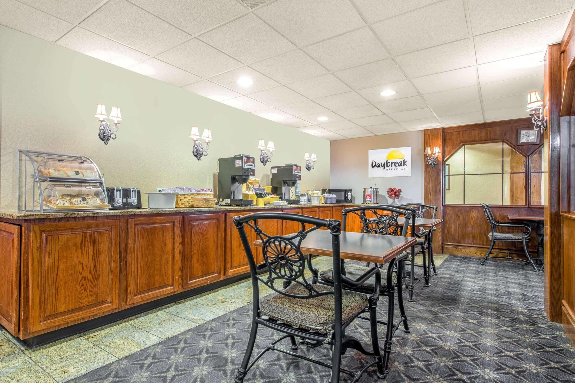 Days Inn By Wyndham Horsham Philadelphia Exteriör bild