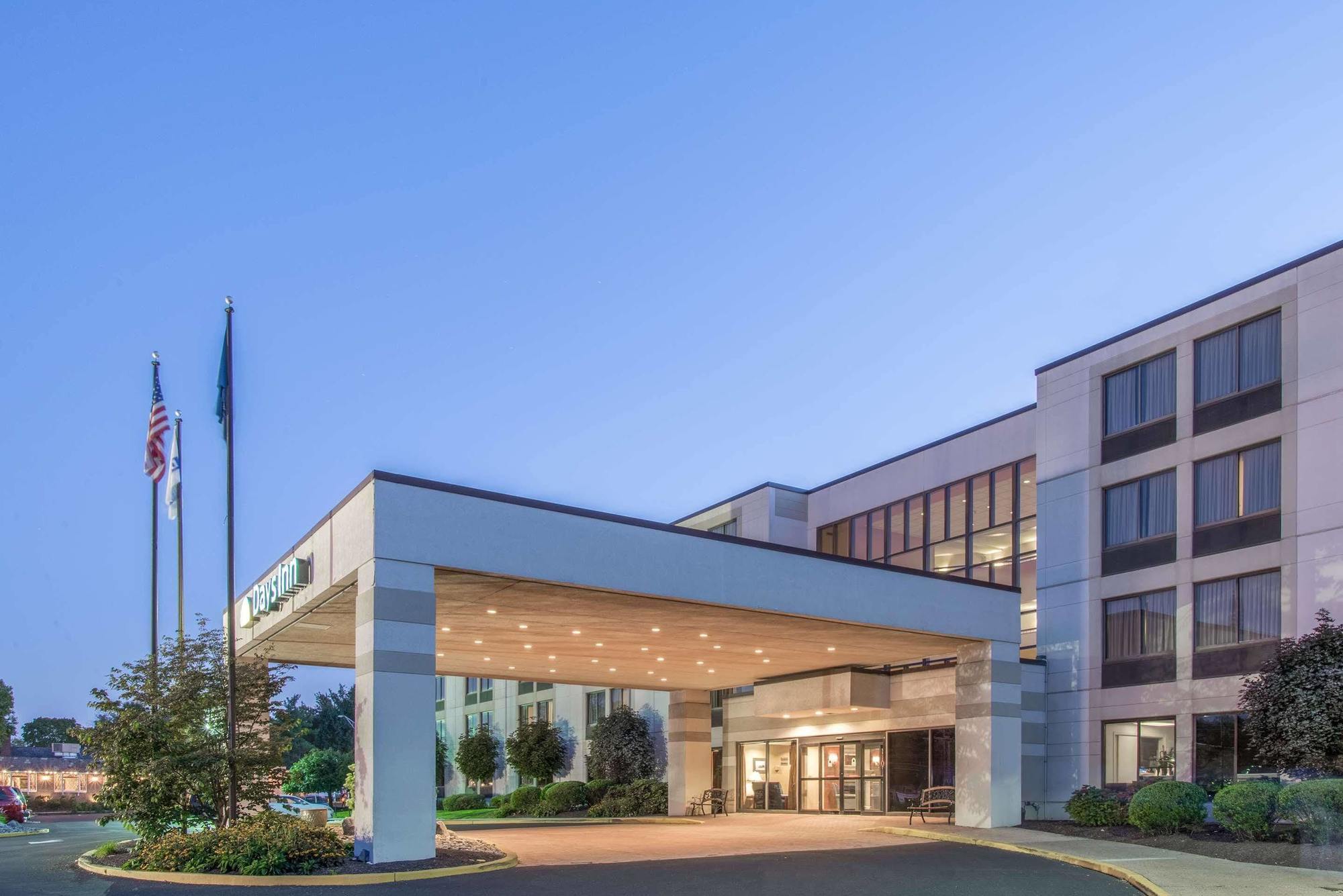 Days Inn By Wyndham Horsham Philadelphia Exteriör bild